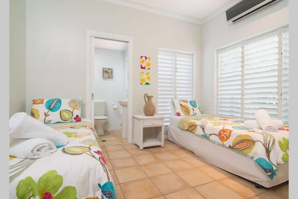 Villa Beauty Tiny Walk To Sea Port Douglas Esterno foto