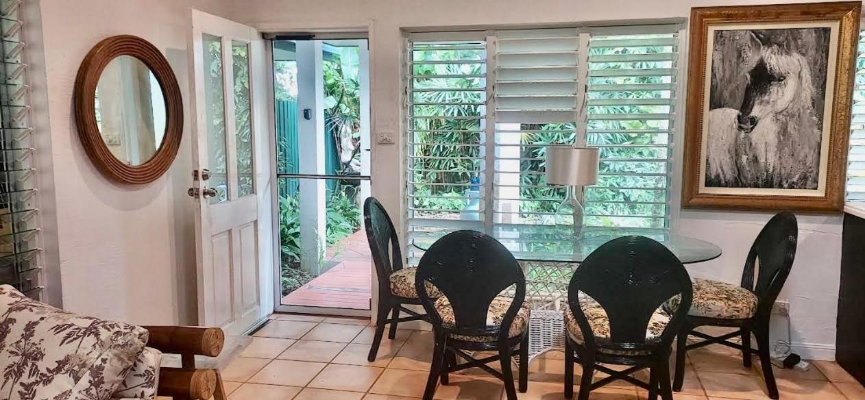 Villa Beauty Tiny Walk To Sea Port Douglas Esterno foto